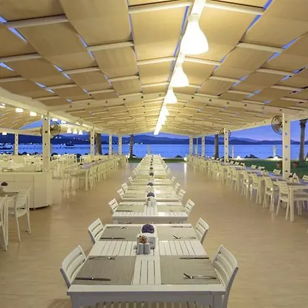 Club Sardinia ホテル 4*
